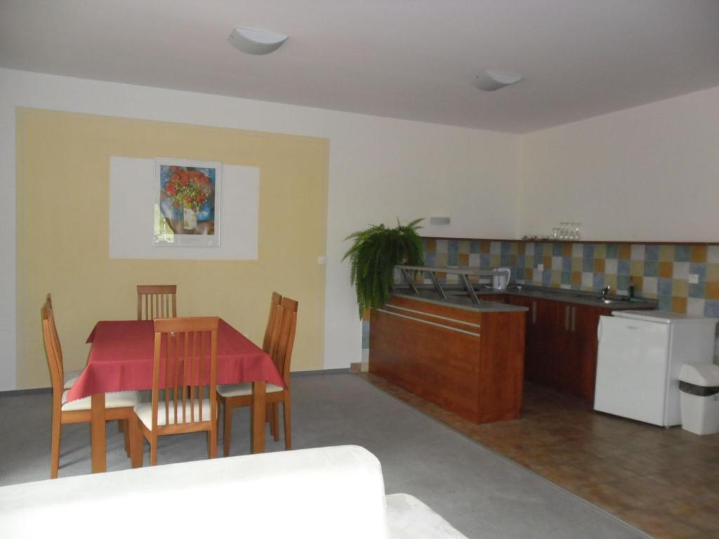 Red Deer Hotel Brezno Room photo
